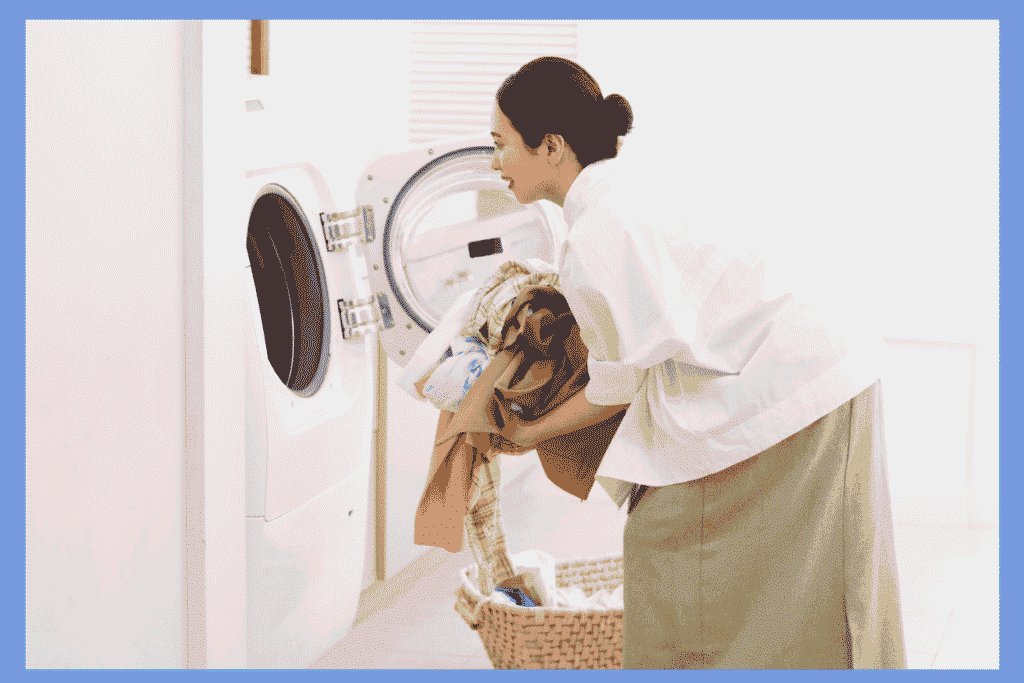 クリニック看護師が中抜け時間に一時帰宅し、家事や洗濯をしているイメージ